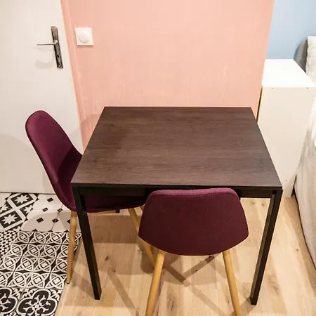 Le 202' Studio A Charleville Mezieres アパート *