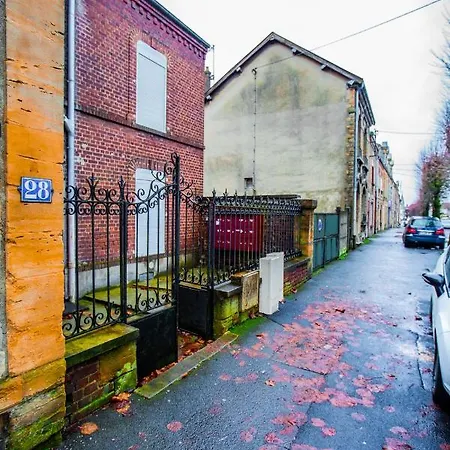 Le 202' Studio A Charleville Mezieres アパート Charleville-Mézières